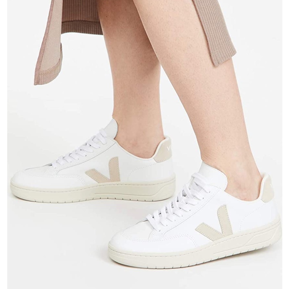 Veja Women's V-12 Sneakers Extra White Sable Size 7